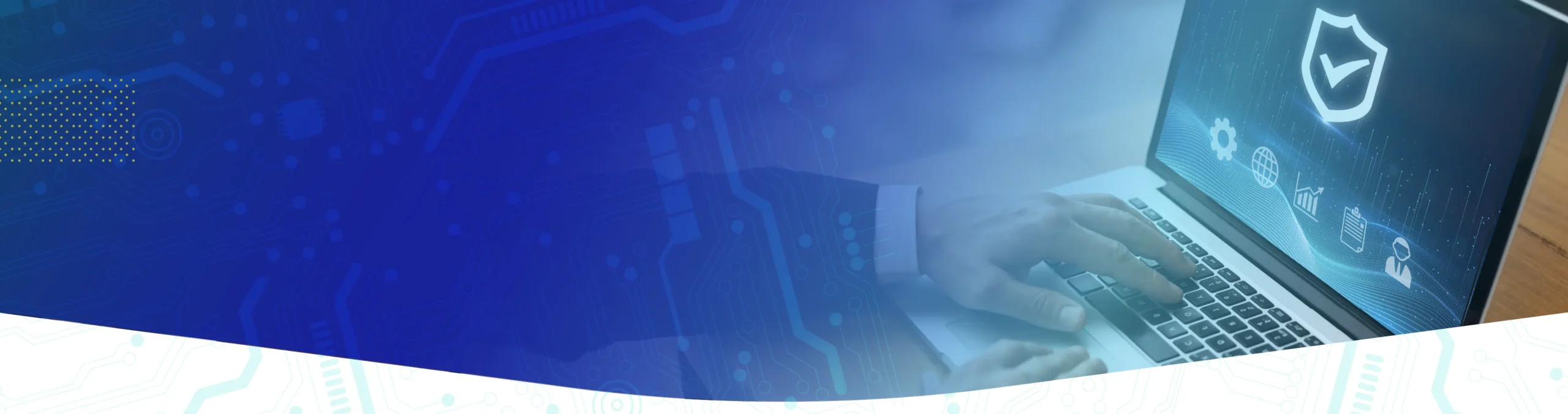 Banner AllienSecurity persona en un computador escaneando vulnerabilidades