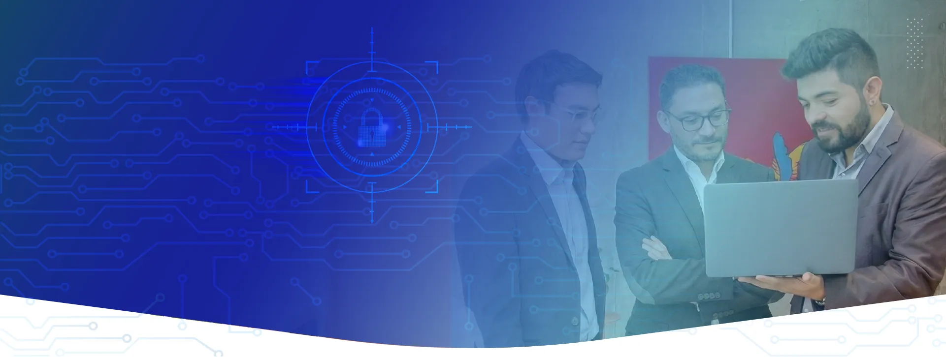 Banner Garantía cumplimiento personas reunidas revisando información en un equipo